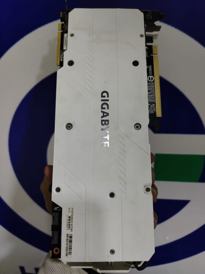 ⁦Graphic Card Nvidia Geforce Rtx 2070 Super 8gb ddr6 Gigabyte Gaming oc White⁩ - الصورة ⁦2⁩