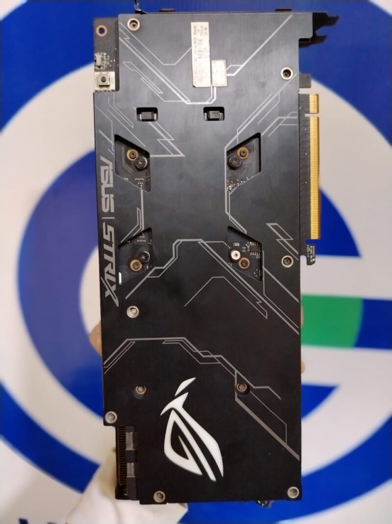⁦بطاقة جرافيك Rx 5700 XT 8GB Asus Strix – أداء استثنائي للألعاب بدقة 4K⁩ - الصورة ⁦3⁩